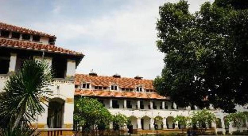 Horison Ultima Semarang Hotel Exterior photo