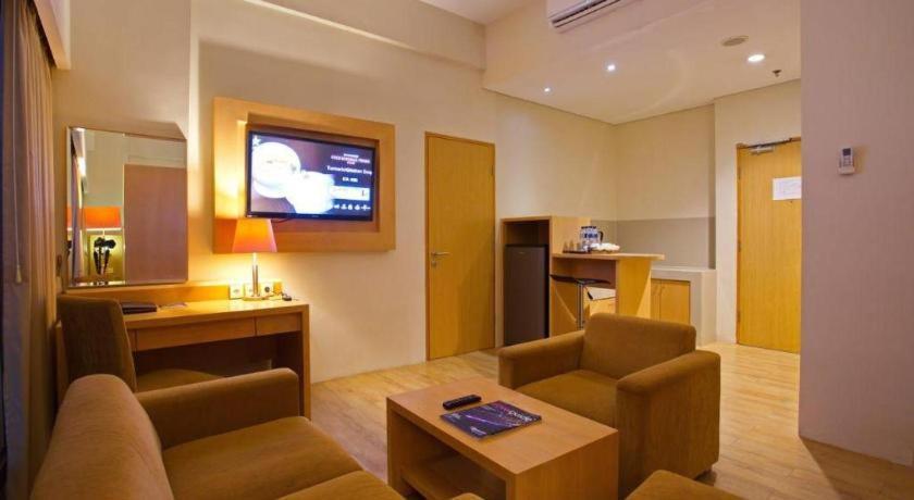 Horison Ultima Semarang Hotel Exterior photo