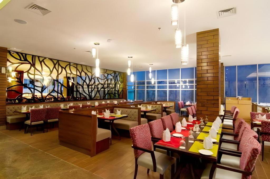 Horison Ultima Semarang Hotel Exterior photo